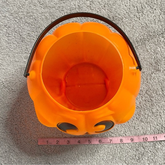 Vintage GRAND VENTURE Blow Mold Jack-O-Lantern Pumpkin Halloween Candy Bucket - Picture 7 of 8